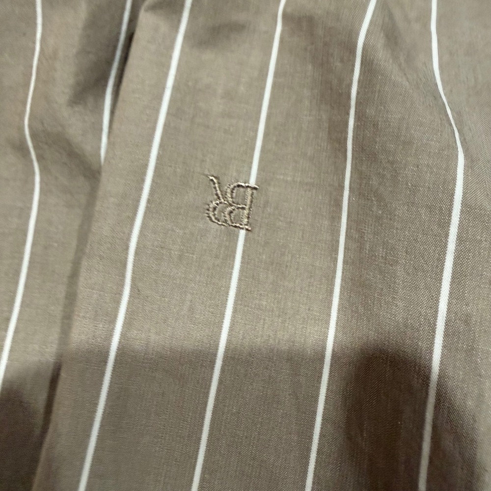 Coastal Grandma Minimalist Academia LP Banana Republic Taupe Striped Button Down - Picture 7 of 7